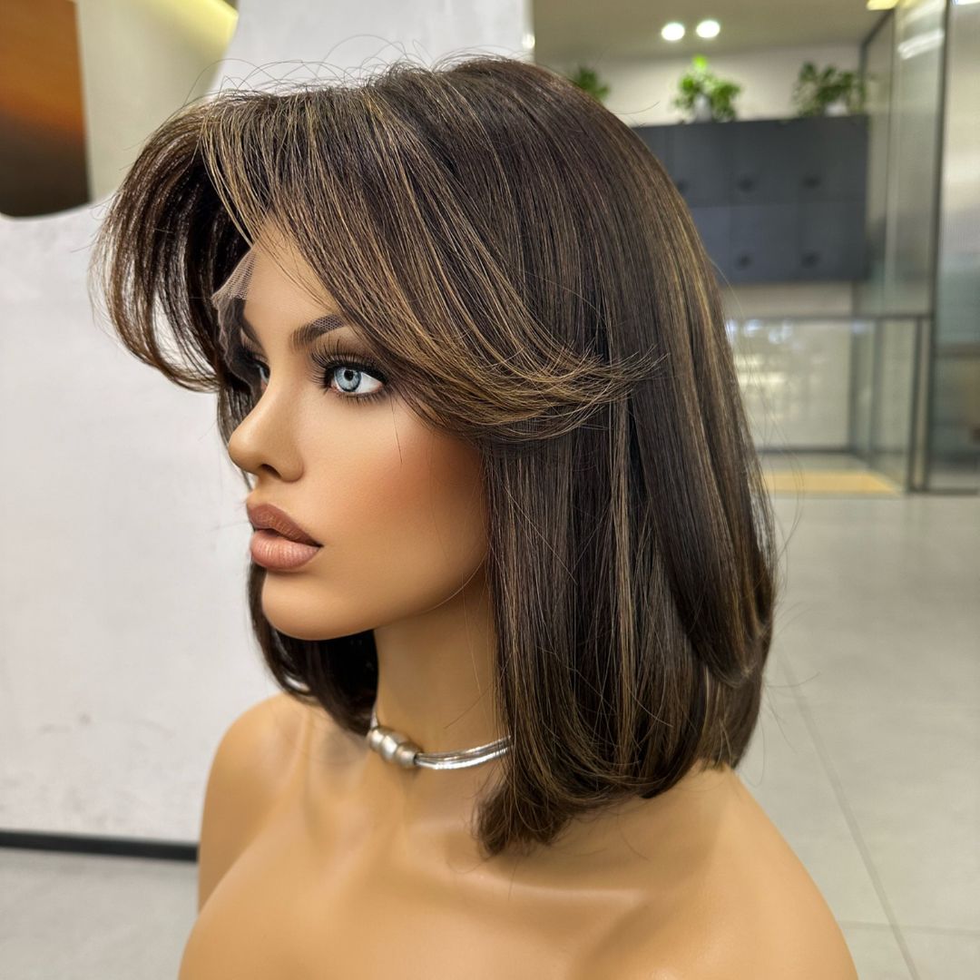 CHLOE | Mechas rubio miel sobre cabello castaño oscuro