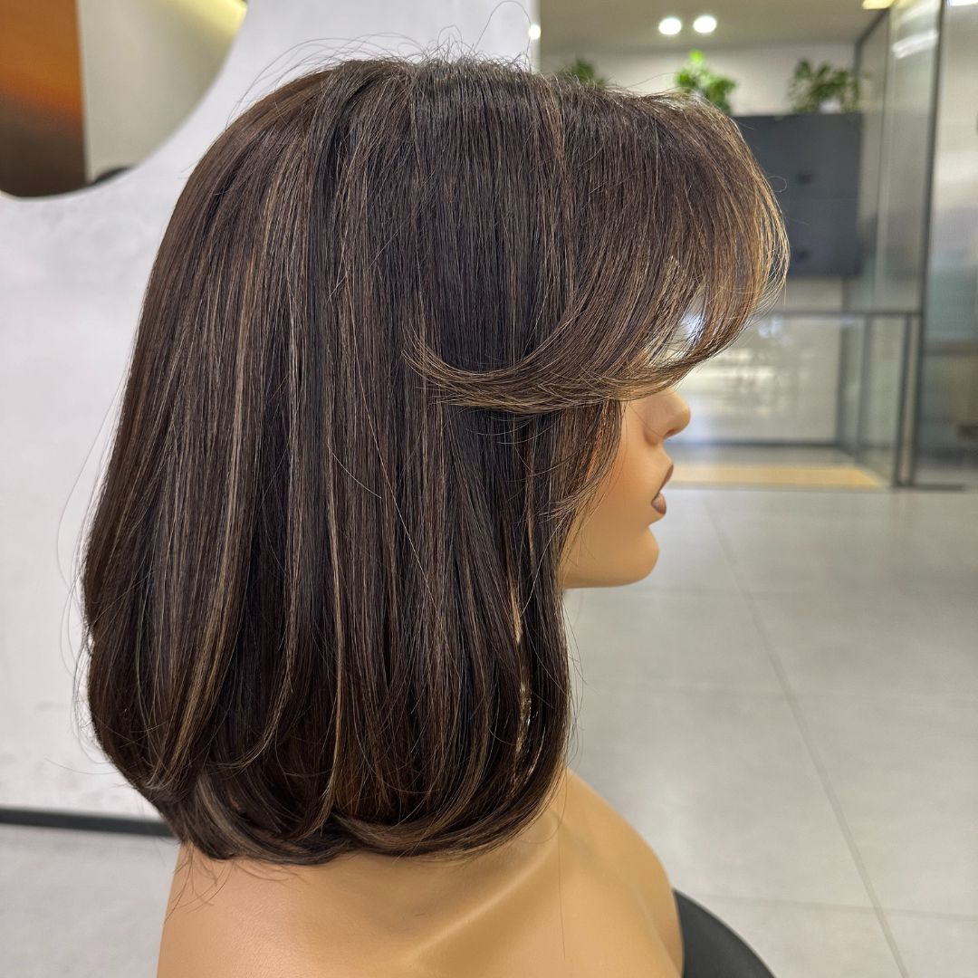 CHLOE | Mechas rubio miel sobre cabello castaño oscuro
