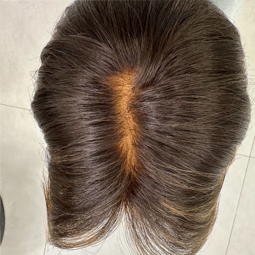 CHLOE | Mechas rubio miel sobre cabello castaño oscuro