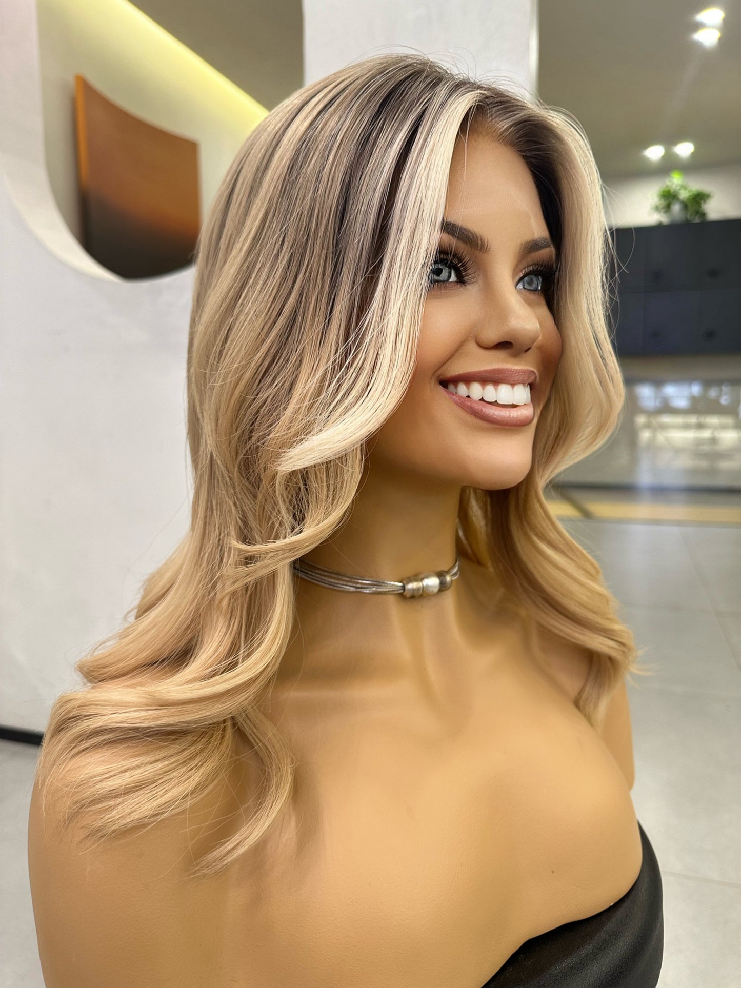 ELARA-Hightlights Cali Blonde с челкой