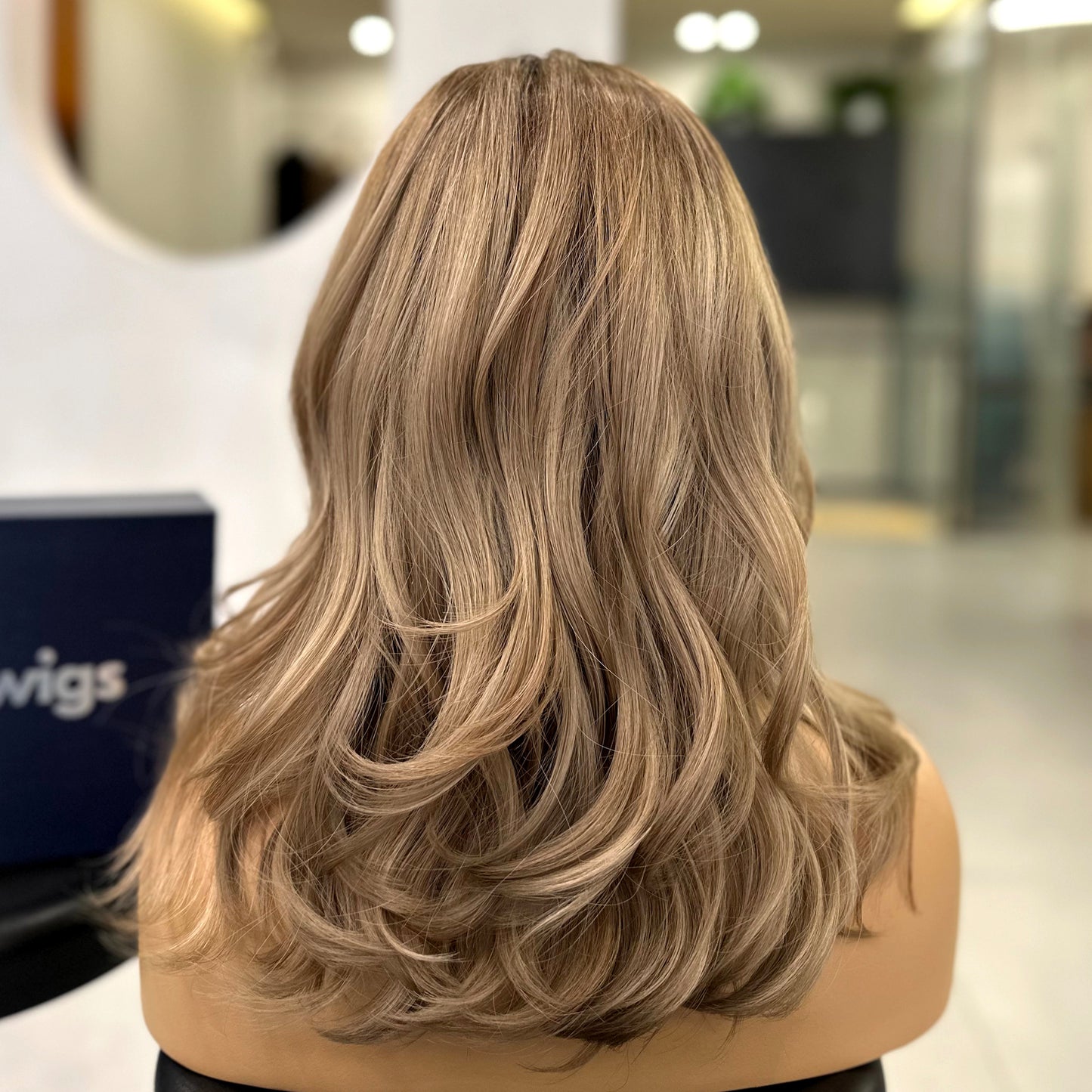 FIORELLA | Rubio miel con balayage dramático con efecto "dinero"