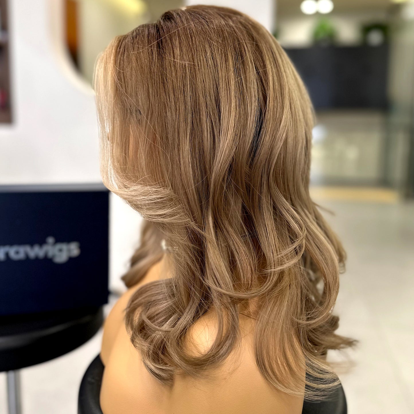 FIORELLA | Rubio miel con balayage dramático con efecto "dinero"