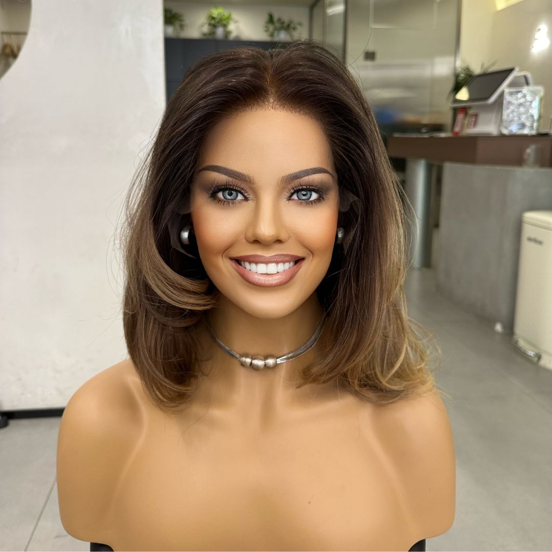 JESSICA | Rubio champán ombré con reflejos caramelo cálidos