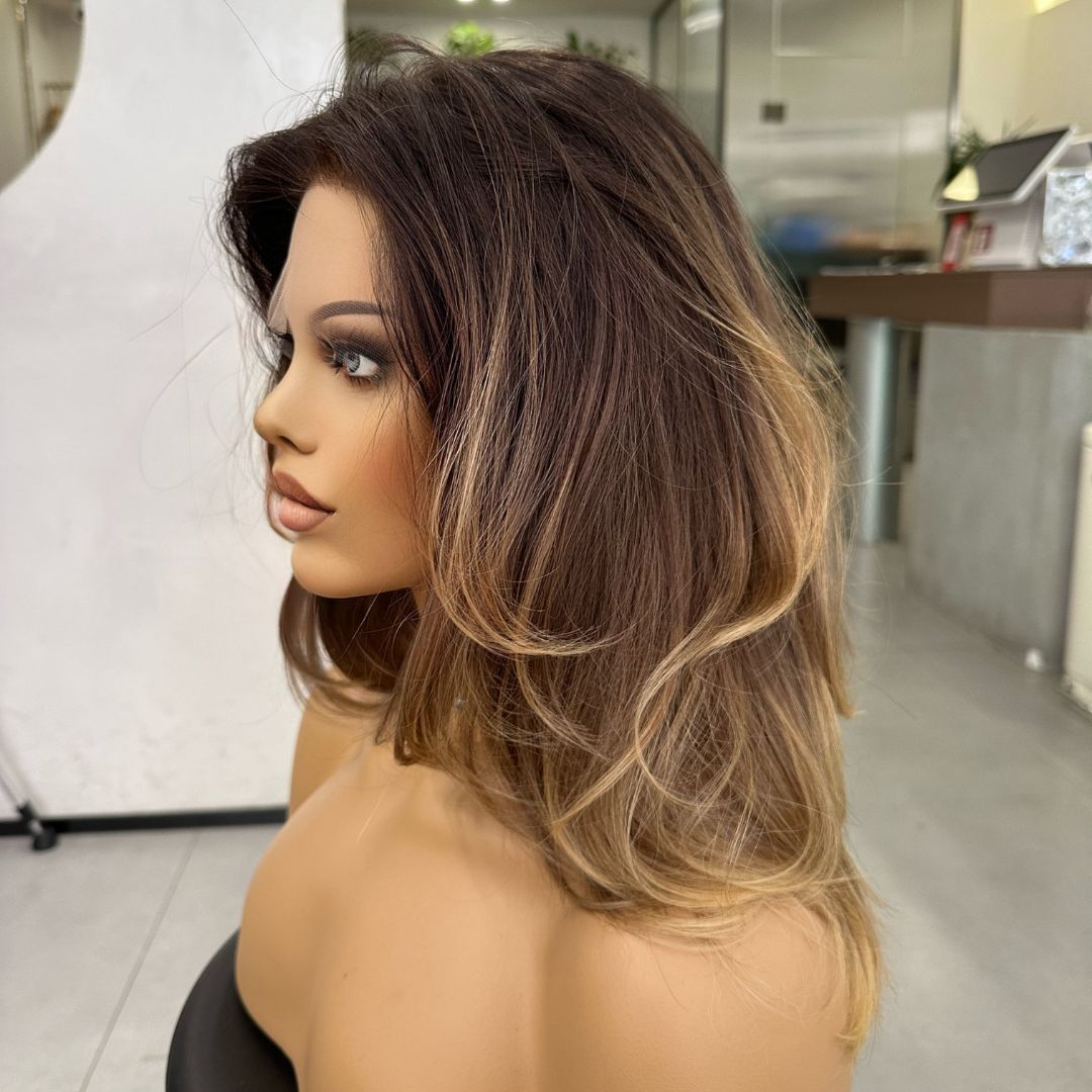 JESSICA | Rubio champán ombré con reflejos caramelo cálidos