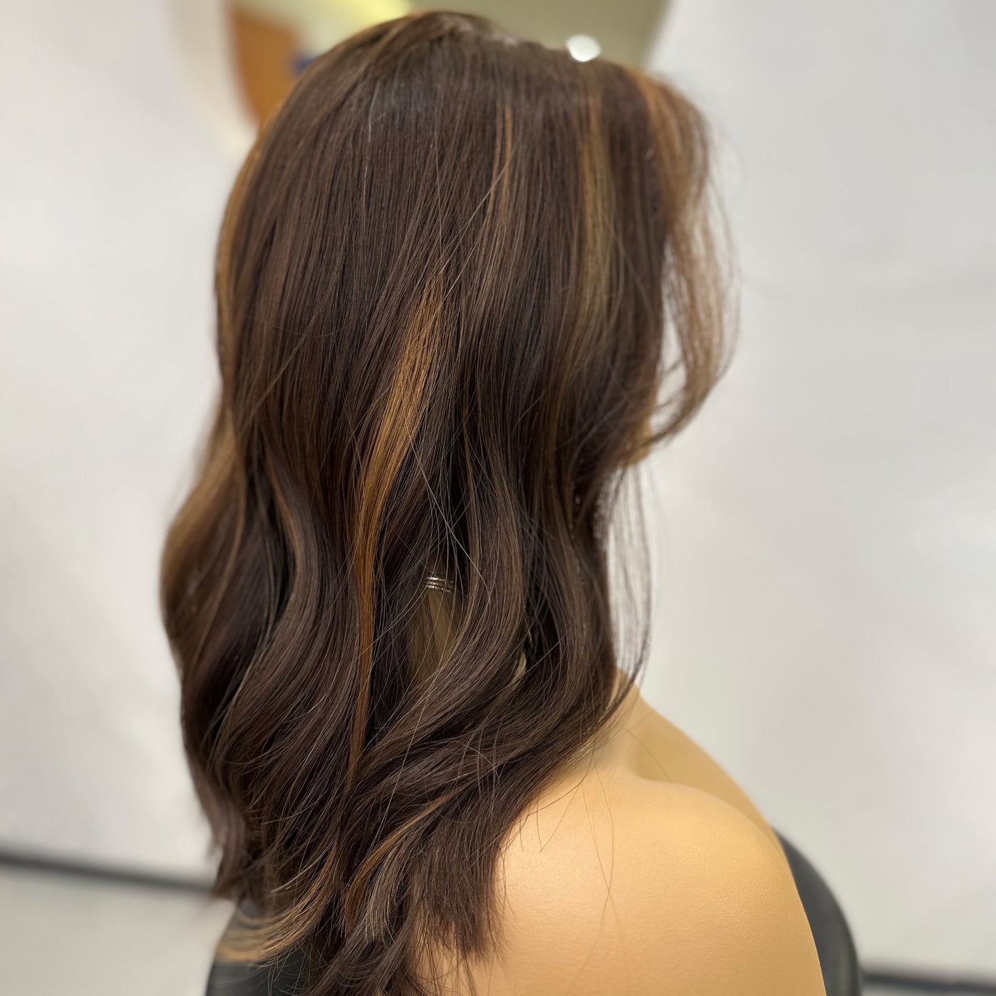 SHARON | Mechas Castañas con Balayage