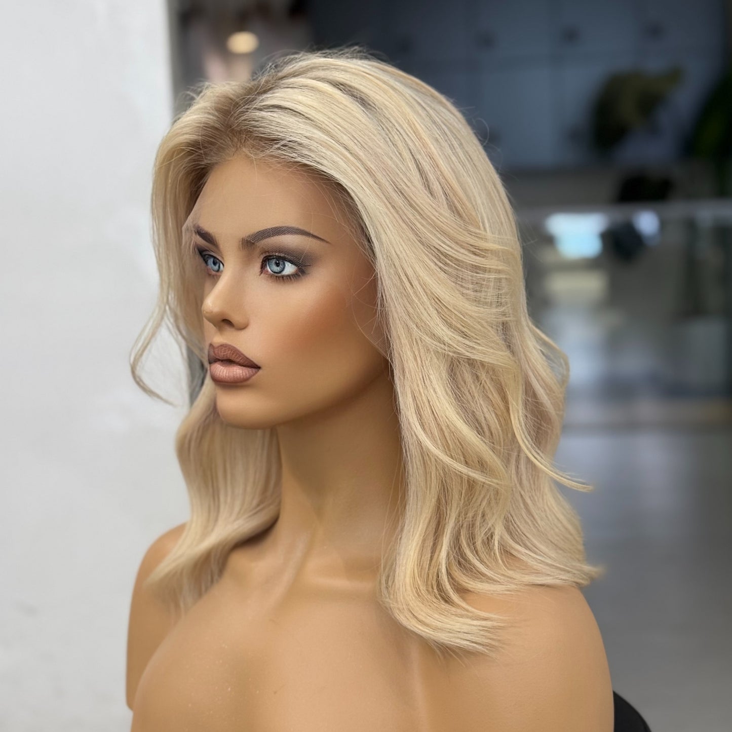 VICTORIA | 16" Creamy Vanilla Blond Hair Wig