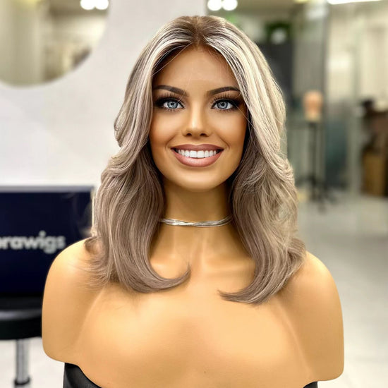 SARAH | Mechas rubias frías que enmarcan el rostro SARAH | Mechas rubias frías que enmarcan el rostro