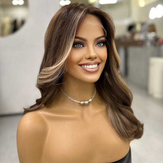 ELIZE — светло-каштановые волосы с мелированием балаяж ELIZE — светло-каштановые волосы с мелированием балаяж