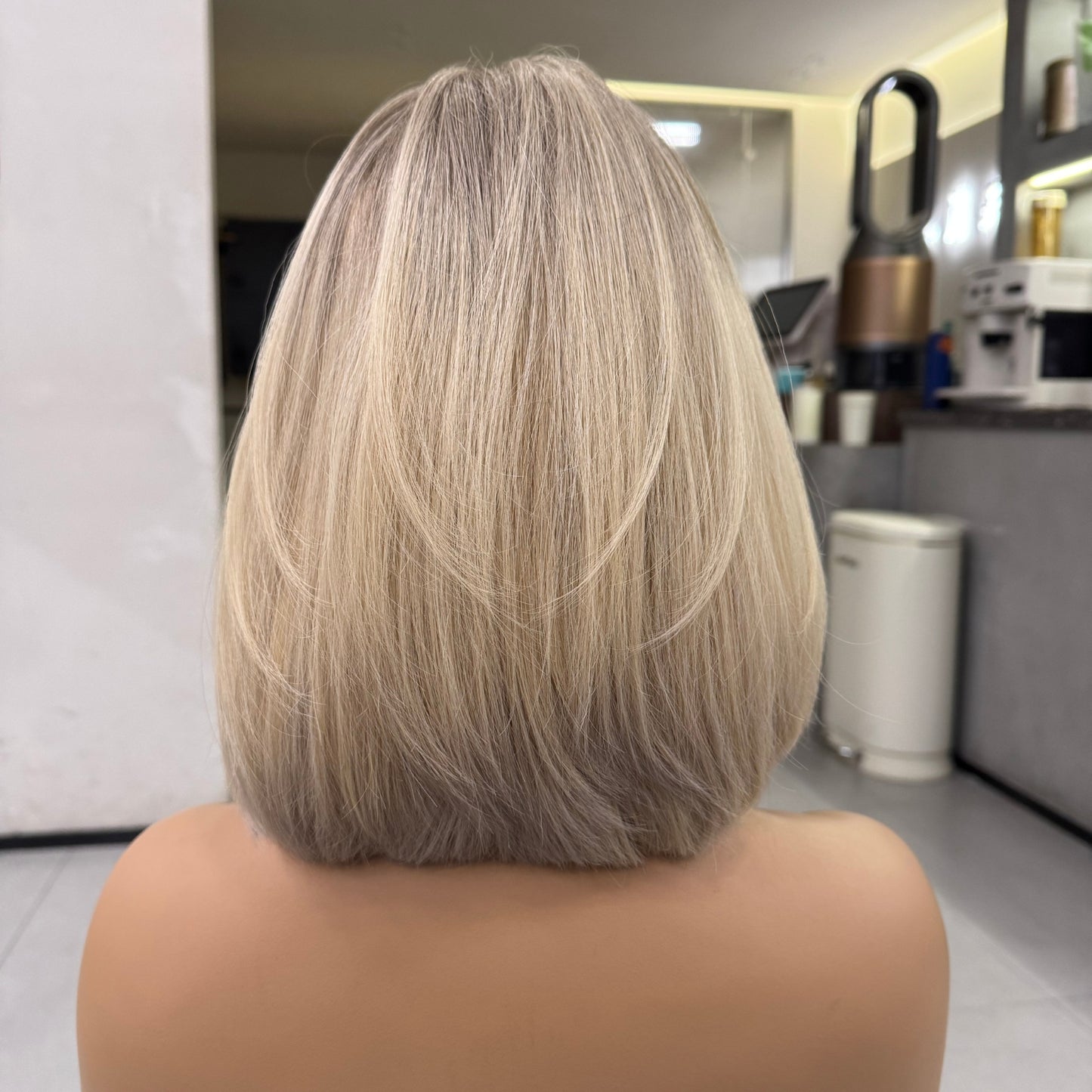 SYDNEY | Sleek Blunt Blonde Lob with Shadow Root | 14'' Lace Top Wig